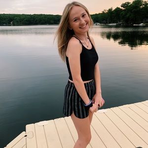 Meet your Posher, Julia